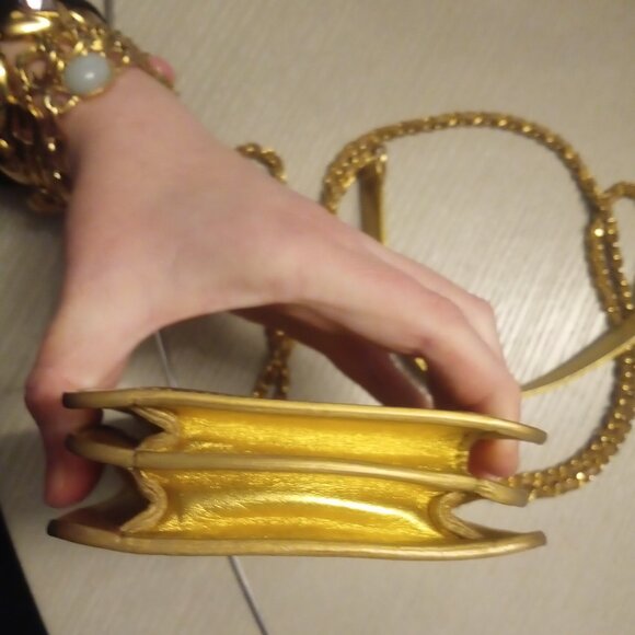 Chanel Gold Patent Leather Interlocking CC Crossbody - Picture 16 of 17